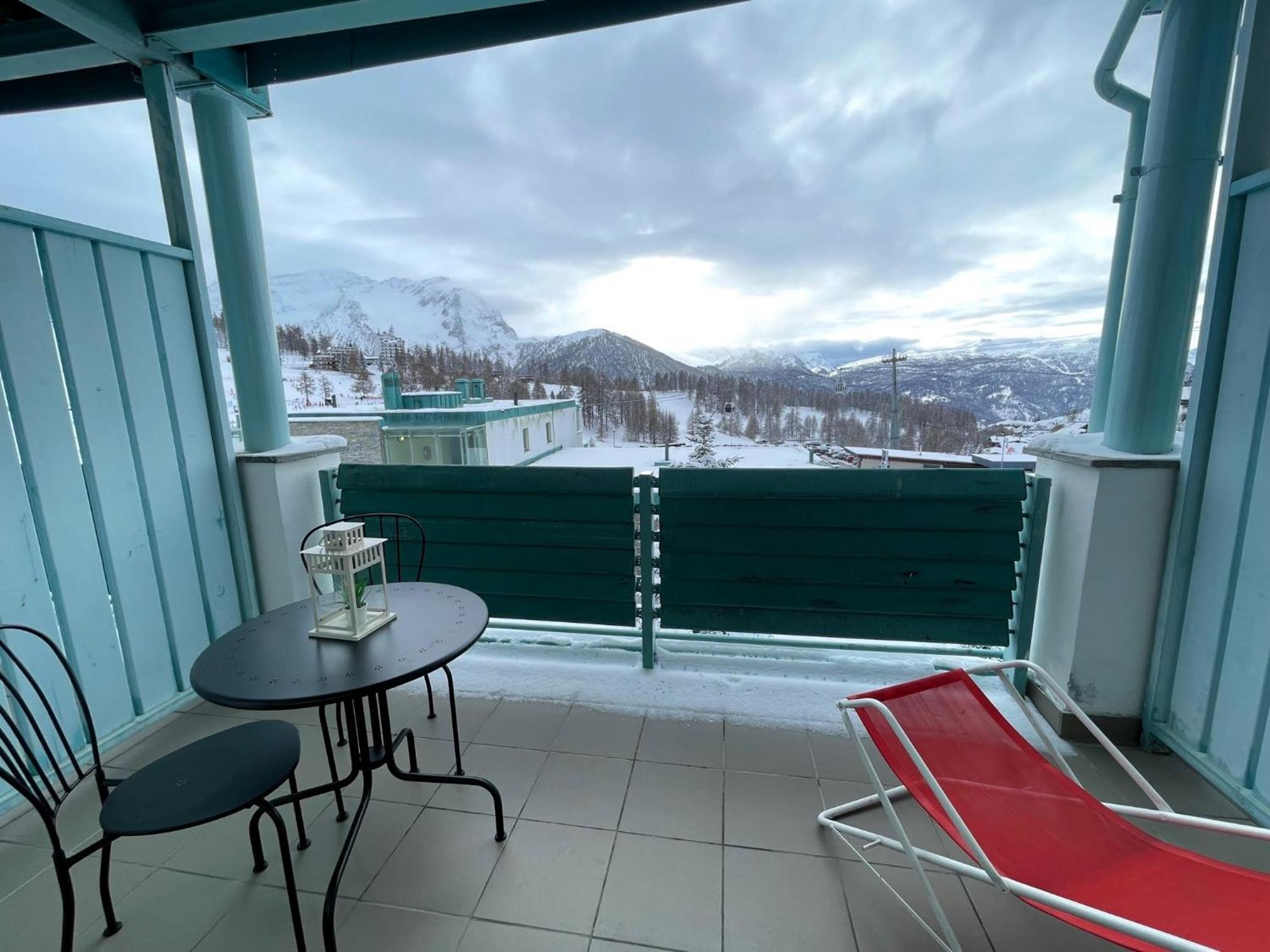 Attico Villaggio Olimpico Colle Sestriere Exterior foto