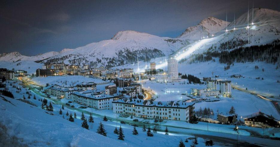 Attico Villaggio Olimpico Colle Sestriere Exterior foto